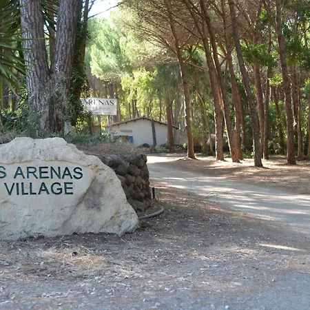 Is Arenas Camping Village مكان تخييم